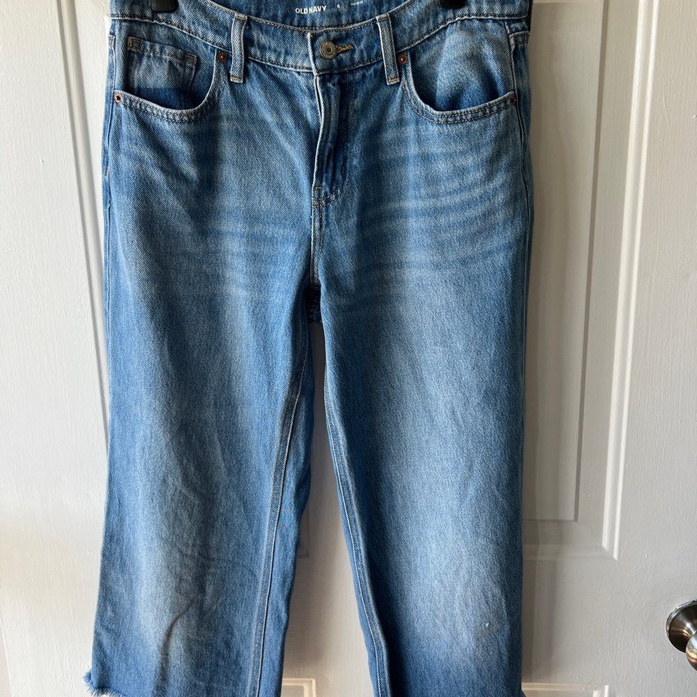 Old Navy Sz 6 wide leg mid rise cropped Capri jeans